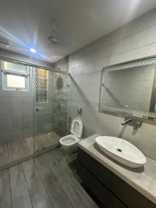 Bathroom Image of 1650 Sq.ft 3 BHK Builder Floor for rent in Mansarover Garden New Delhi for Rs. 48000