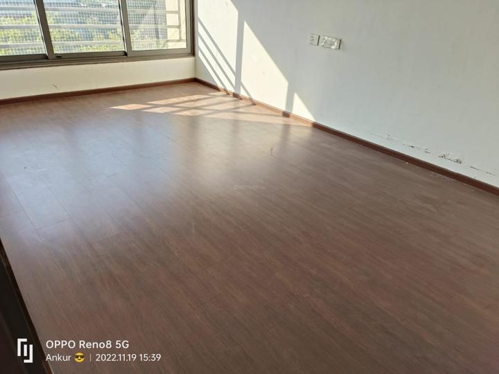 surya emerald Main Image 1