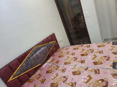 Bedroom Image of 720 Sq.ft 2 BHK Builder Floor for sale in Mukherjee Nagar New Delhi for Rs. 6800000
