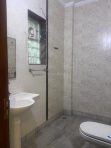 Bathroom Image of 3000 Sq.ft 4 BHK Builder Floor for rent in Sector 15 Faridabad for Rs. 80000
