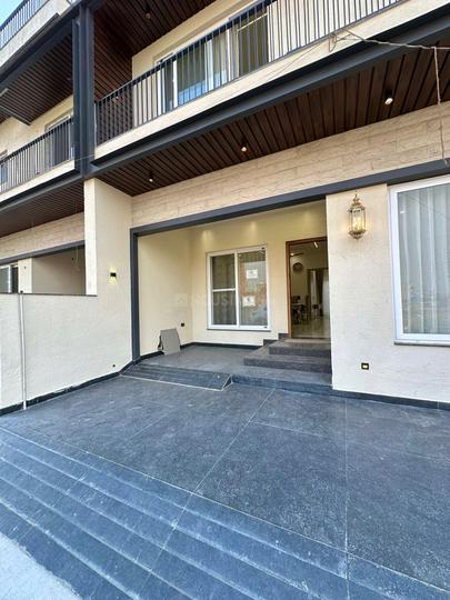 Ubber Parkland Main Image 1