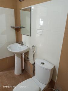 Bathroom Image of 1300 Sq.ft 3 BHK Apartment / Flat for rent in VRR Lakeview, Doddanekundi Bengaluru for Rs. 55000