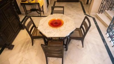 Balcony Image of 9000 Sq.ft 6 BHK Villa for sale in Nungambakkam Chennai for Rs. 250000000