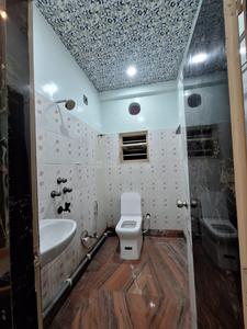 Bathroom Image of 1200 Sq.ft 3 BHK Apartment / Flat for rent in Naktala Kolkata for Rs. 23000