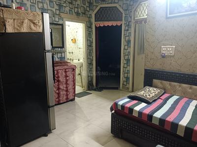 Bedroom Image of 680 Sq.ft 2 BHK Builder Floor for sale in Dilshad Garden New Delhi for Rs. 4500000