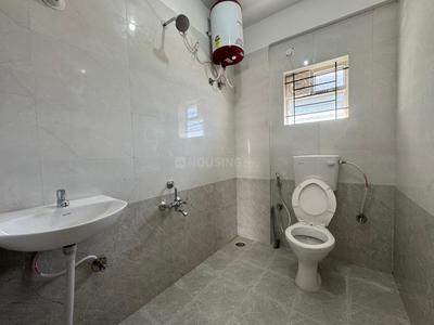 Bathroom Image of 650 Sq.ft 1 BHK Apartment / Flat for rent in Indira Nagar Bengaluru for Rs. 45000