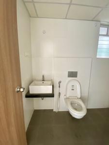 Bathroom Image of 900 Sq.ft 2 BHK Apartment / Flat for sale in Godrej Emerald, Thane West Thane for Rs. 11000000