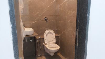 Bathroom Image of 1800 Sq.ft 3 BHK Apartment / Flat for rent in Serenity Life, Vaishno Devi Circle Ahmedabad for Rs. 23000