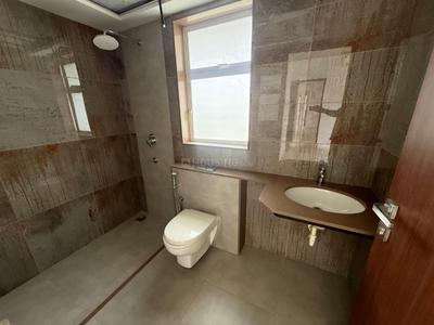 Image of 2722 Sq.ft 4 BHK Apartment / Flat for sale in Kaloor, Kochi for Rs. 30000000