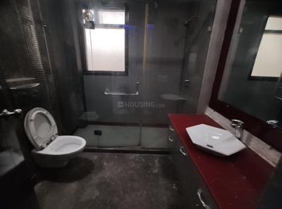 Bathroom Image of 2485 Sq.ft 3 BHK Builder Floor for rent in Shakti Nagar New Delhi for Rs. 85500