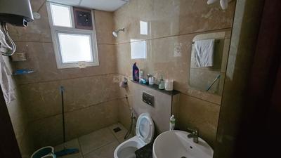Bathroom Image of 2500 Sq.ft 3 BHK Apartment / Flat for rent in Utrathiya Zirakpur for Rs. 50000