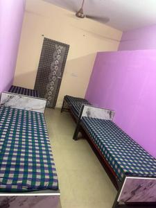 Bedroom Image of Lucky living pg for gents in Navalur, Chennai
