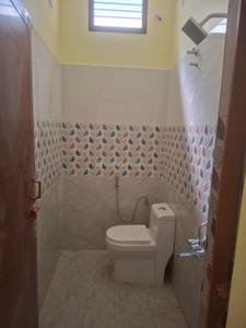Bathroom Image of 490 Sq.ft 1 BHK Independent House for rent in Kakkalur Industrial Estate Chennai for Rs. 6500