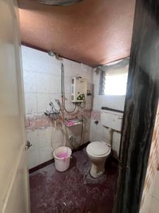 Bathroom Image of Keys on rent in Malad West, Mumbai