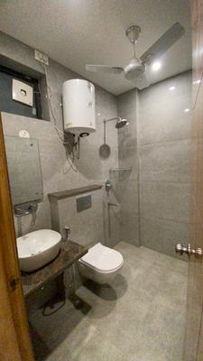 Bathroom Image of 780 Sq.ft 1 RK Builder Floor for rent in Sector 50 Gurgaon for Rs. 24000