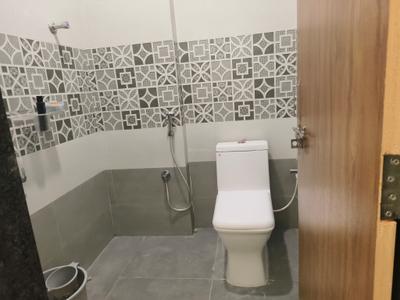 Common Bathroom Image of 795 Sq.ft 1 BHK Apartment / Flat for rent in Kondapur Hyderabad for Rs. 25000