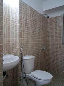 Common Bathroom Image of 1330 Sq.ft 3 BHK Apartment / Flat for sale in Paras Tierea, Sector 137 Noida for Rs. 11500000