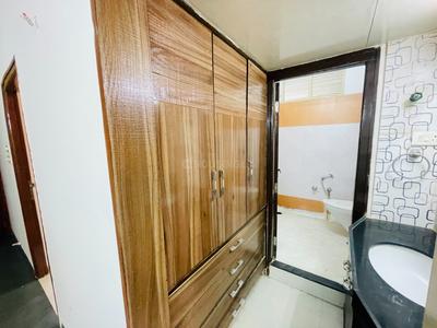 Bathroom Image of 1322 Sq.ft 2 BHK Apartment / Flat for rent in Shyamal Ahmedabad for Rs. 25000