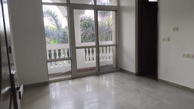 Bedroom Image of 2450 Sq.ft 4 BHK Apartment / Flat for rent in Sector 45 Noida for Rs. 60000