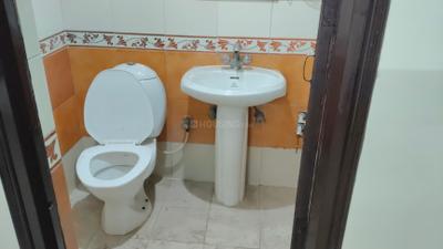 Image of 1550 Sq.ft 3 BHK Apartment / Flat for rent in SB youth Apartment, Sector 2 Dwarka, New Delhi for Rs. 39000