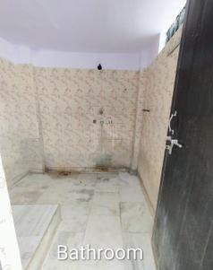 Bathroom Image of 720 Sq.ft 2 BHK Independent House for rent in Kidwai Nagar Kanpur for Rs. 9000
