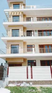 Image of 9000 Sq.ft 9 BHK Independent House for sale in Sector 116, Noida for Rs. 65000000
