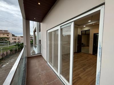 Balcony Image of 2700 Sq.ft 4 BHK Independent House for sale in Chitaipur Varanasi for Rs. 14000000