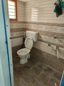 Bathroom Image of 800 Sq.ft 2 BHK Builder Floor for rent in Chinnamuthalaipatti Namakkal for Rs. 10000