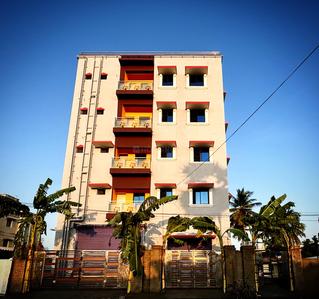 Building Image of RAMYA GENTS luxury PG in Navalur, Chennai