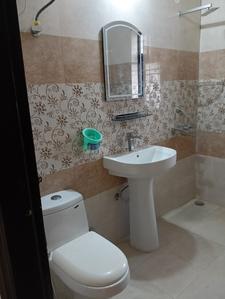 Bathroom Image of 1800 Sq.ft 3 BHK Builder Floor for rent in Sector 56 Gurgaon for Rs. 45000