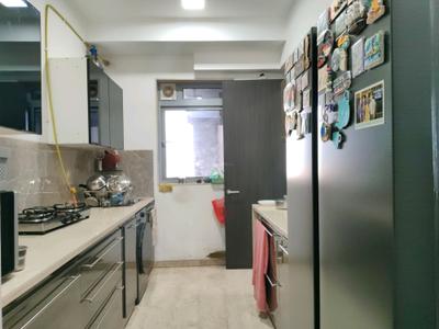 Kitchen Image of 1050 Sq.ft 3 BHK Apartment / Flat for rent in Oberoi Eternia Towers A to D, Mulund West Mumbai for Rs. 90000