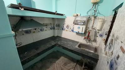 Kitchen Image of 600 Sq.ft 2 BHK Builder Floor for rent in Mayur Vihar Phase 1 New Delhi for Rs. 16500