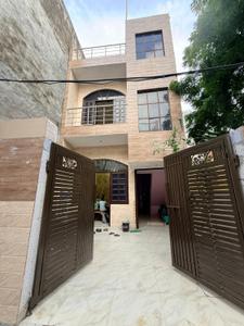 Image of 1350 Sq.ft 4 BHK Independent House for sale in Sector 105, Gurgaon for Rs. 8200000