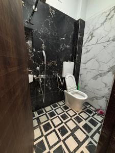 Bathroom Image of 300 Sq.ft 1 RK Builder Floor for rent in Mahalakshmi Nagar Indore for Rs. 12000