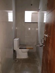 Common Bathroom Image of 1150 Sq.ft 2 BHK Apartment / Flat for rent in Kondapur Hyderabad for Rs. 42000