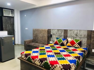 Bedroom Image of 331 Sq.ft 1 RK Independent House for rent in DLF Independent Floors, DLF Phase 3 Gurgaon for Rs. 14000