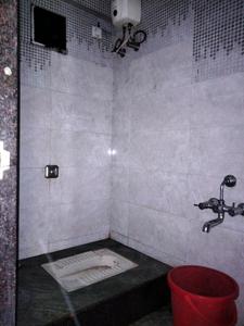 Common Bathroom Image of 6000 Sq.ft 8 BHK Villa for rent in Kharghar Navi Mumbai for Rs. 260000