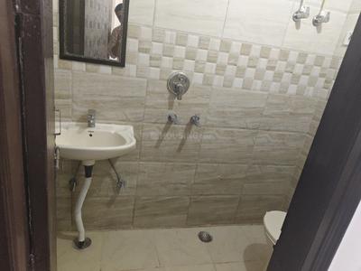 Bathroom Image of 668 Sq.ft 2 BHK Builder Floor for rent in Ranjeet Nagar New Delhi for Rs. 21000
