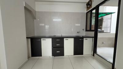 Kitchen Image of 1150 Sq.ft 2 BHK Apartment / Flat for rent in Sayajiganj Vadodara for Rs. 17500