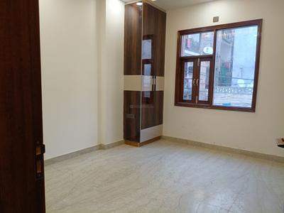 Bedroom Image of 1000 Sq.ft 3 BHK Builder Floor for sale in Pitampura New Delhi for Rs. 11500000