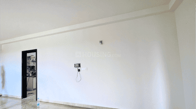 Image of 2400 Sq.ft 4.5 BHK Apartment / Flat for rent in Prestige Misty Waters, Nagavara, Bengaluru for Rs. 100000