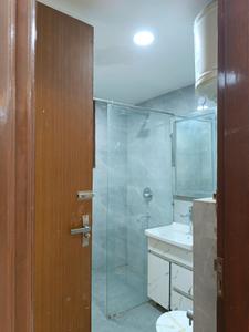 Common Bathroom Image of 1440 Sq.ft 4 BHK Apartment / Flat for sale in Sultanpur New Delhi for Rs. 11000000