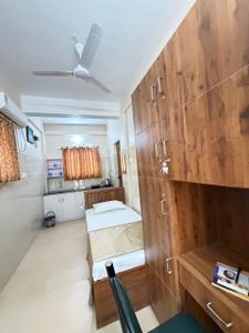 Bathroom Image of 300 Sq.ft 1 RK Apartment / Flat for rent in Vyttila Kochi for Rs. 14000