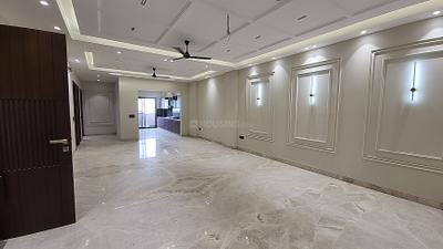Living Room Image of 2700 Sq.ft 4.5 BHK Builder Floor for sale in Punjabi Bagh New Delhi for Rs. 62500000