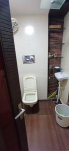 Bathroom Image of 850 Sq.ft 1.5 BHK Apartment / Flat for rent in Marine Lines Mumbai for Rs. 125000