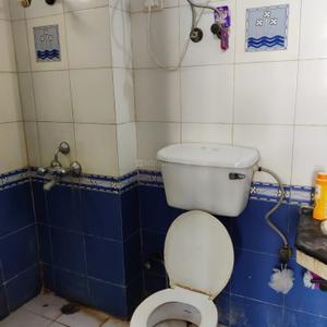 Bathroom Image of 1250 Sq.ft 2 BHK Apartment / Flat for sale in Mahagun Mansion Phase 1 and 2, Indirapuram Ghaziabad for Rs. 12500000