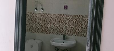 Bathroom Image of 850 Sq.ft 2 BHK Apartment / Flat for rent in JM Florence, Noida Extension Greater Noida for Rs. 22000