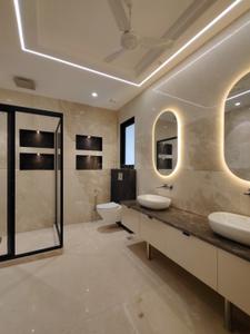 Bathroom Image of 2925 Sq.ft 3 BHK Builder Floor for sale in Defence Colony New Delhi for Rs. 147500000