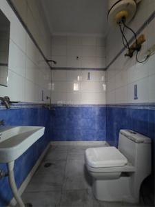 Bathroom Image of 2400 Sq.ft 4 BHK Independent House for rent in Rajouri Garden New Delhi for Rs. 65000