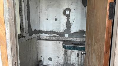 Bathroom Image of 635 Sq.ft 1 BHK Apartment / Flat for sale in Sector 131 Noida for Rs. 5800000